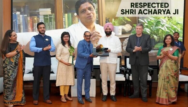 आचार्य बालकृष्ण को मिला ‘विश्व आयुर्वेद रत्न सम्मान’