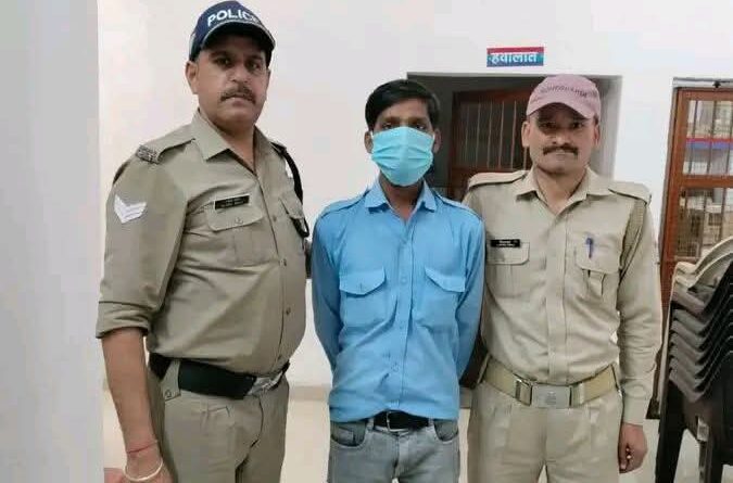 शराब के नशे में श्रद्धालुओं को ले जा रहा चालक गिरफ्तार, वाहन सीज